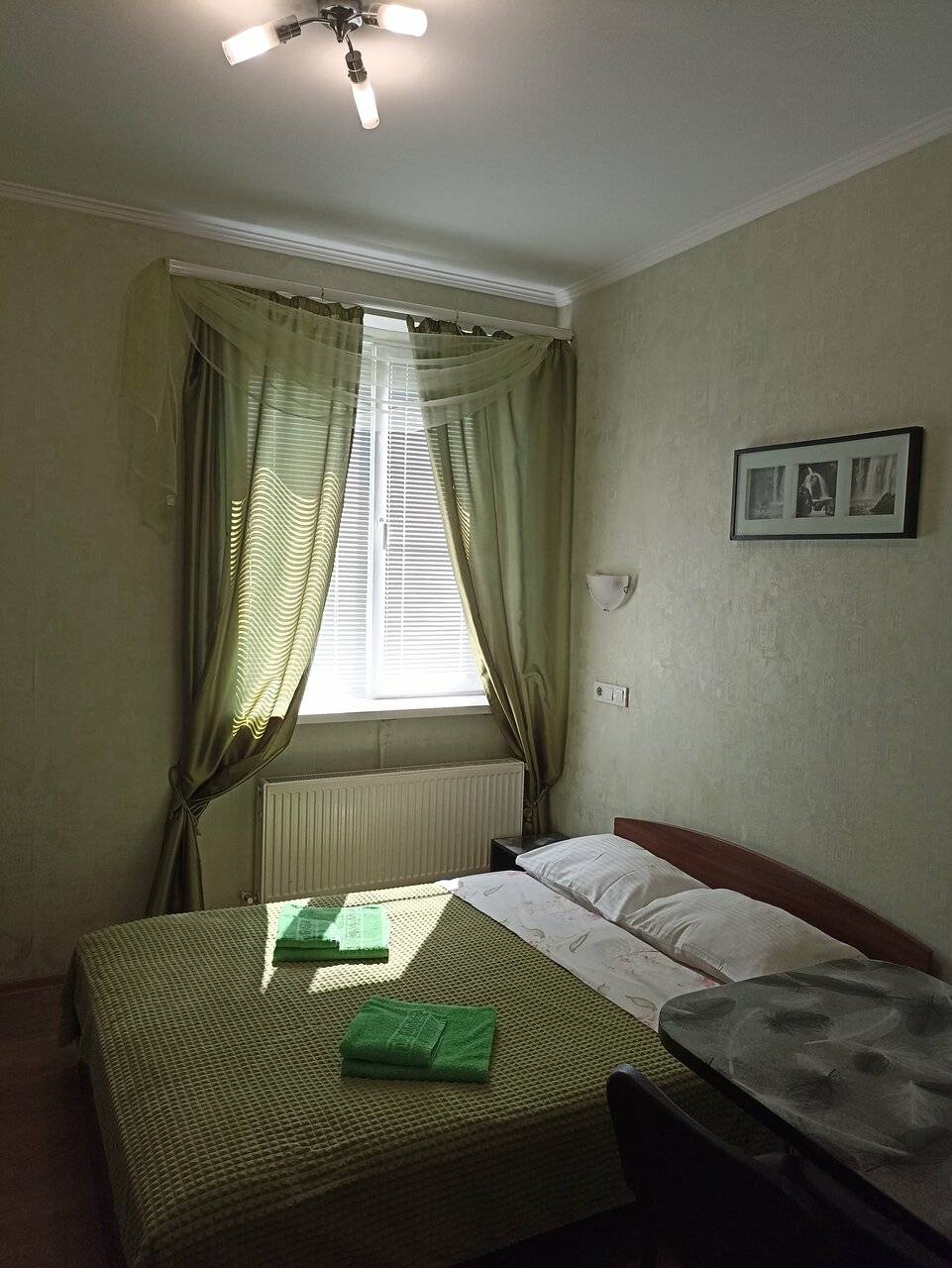 Фотографии номера Полулюкс в Гостинице Надежда Таганрог