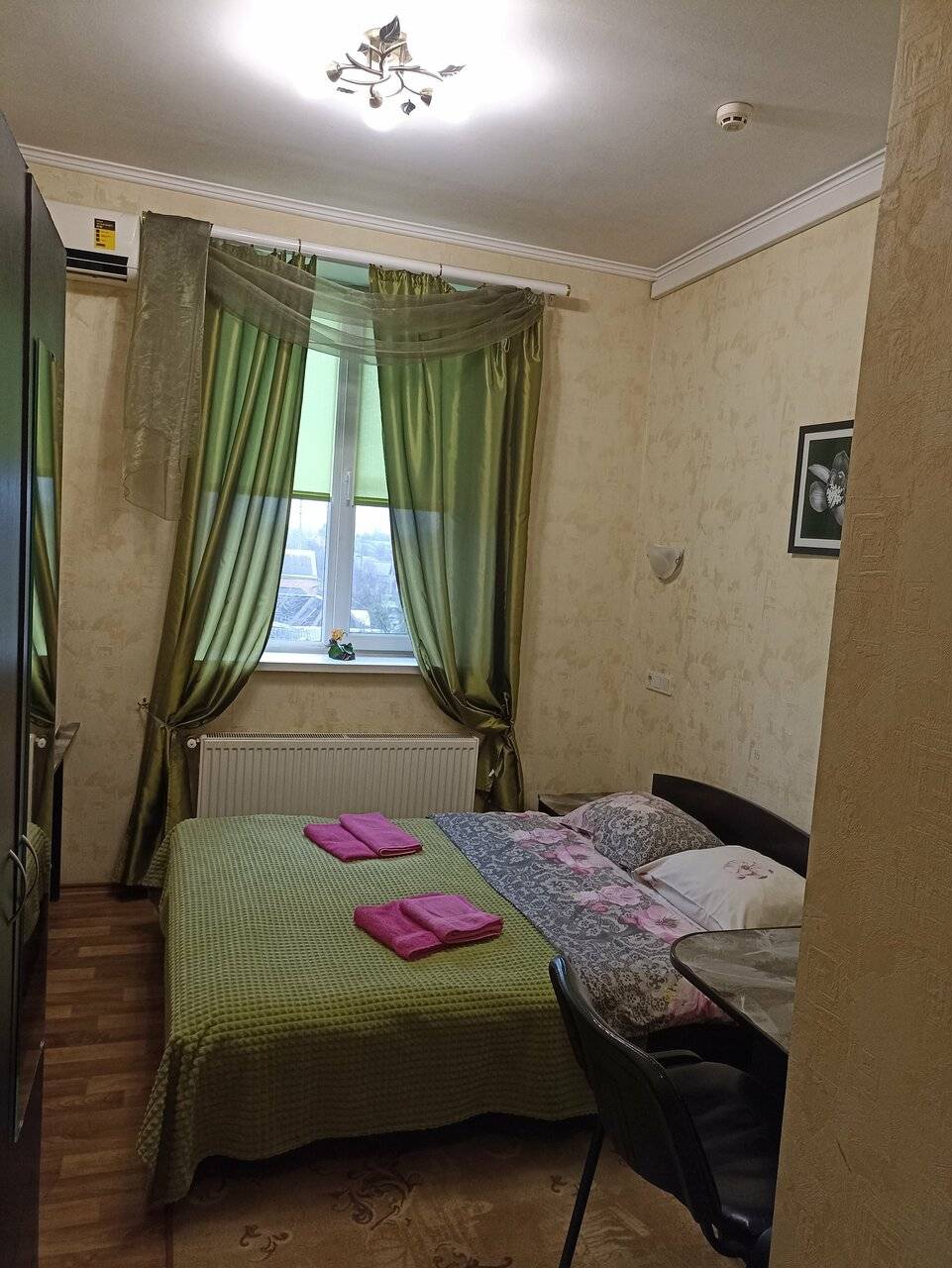 Фотографии номера Полулюкс в Гостинице Надежда Таганрог