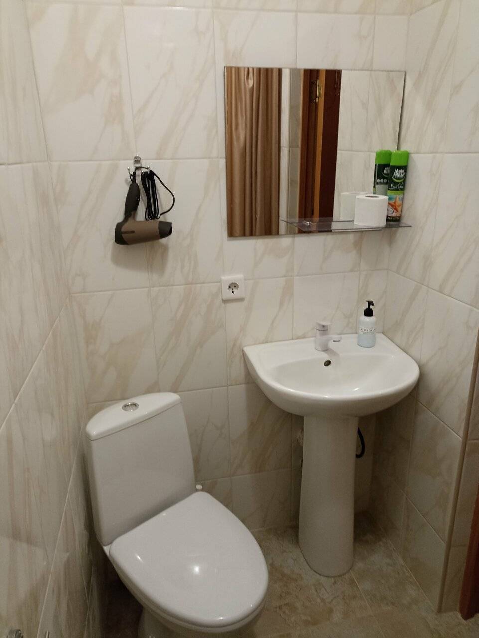 Фотографии номера Стандартный трехместный номер в Гостинице Надежда Таганрог