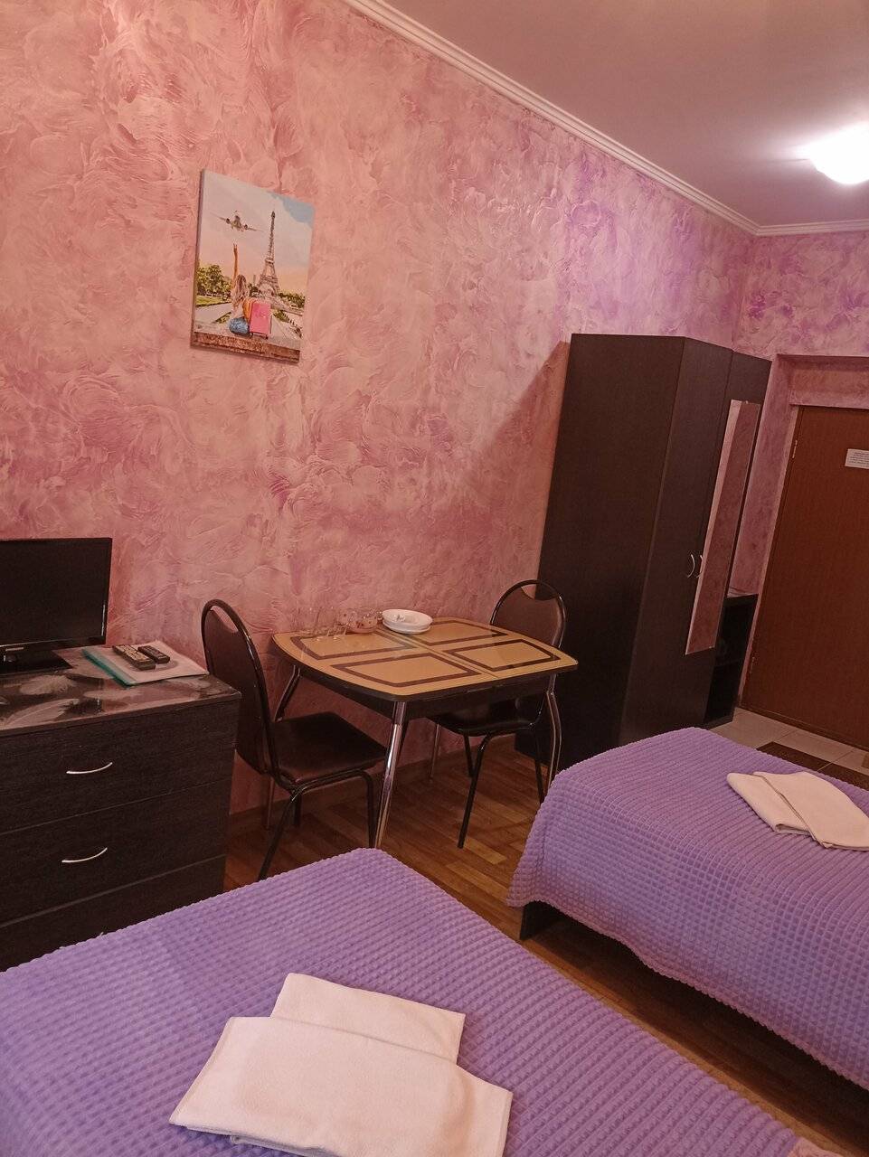 Фотографии номера Полулюкс в Гостинице Надежда Таганрог