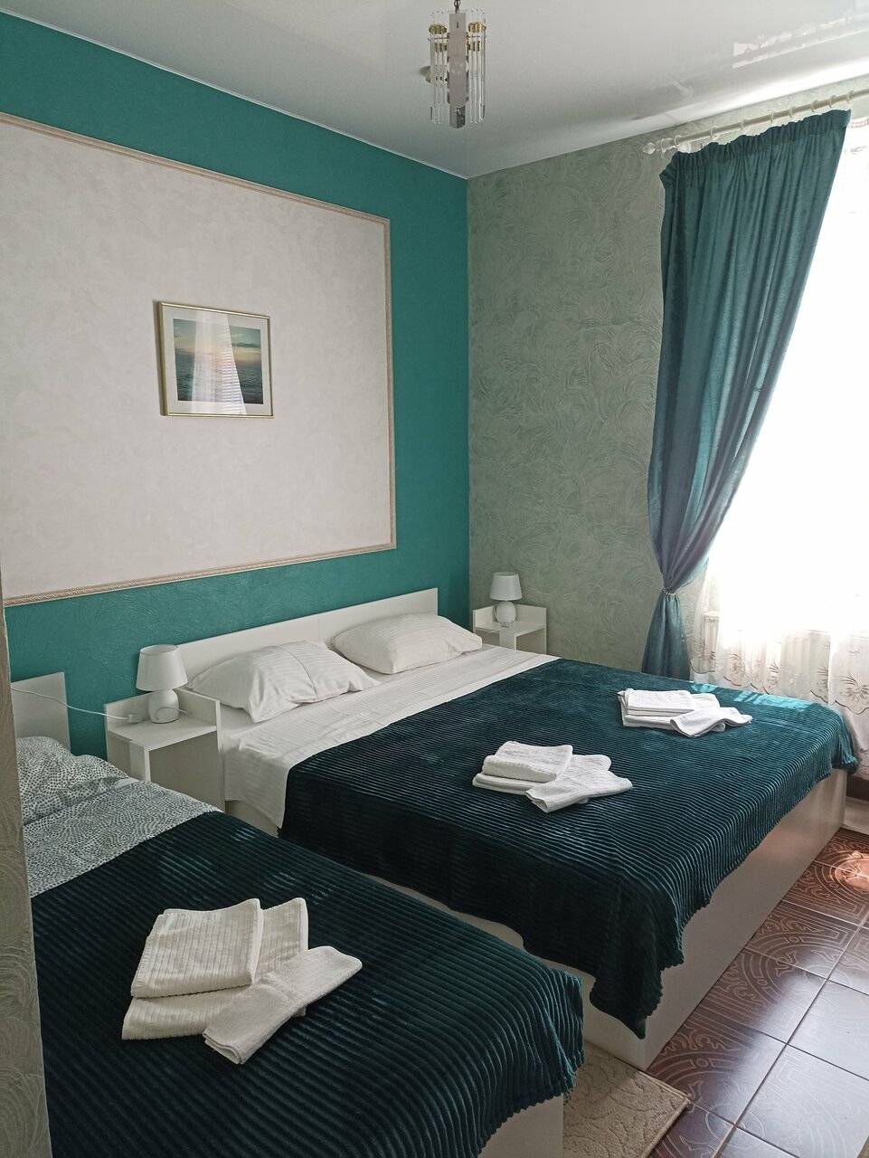 Фотографии номера Полулюкс Делюкс в Гостинице Надежда Таганрог